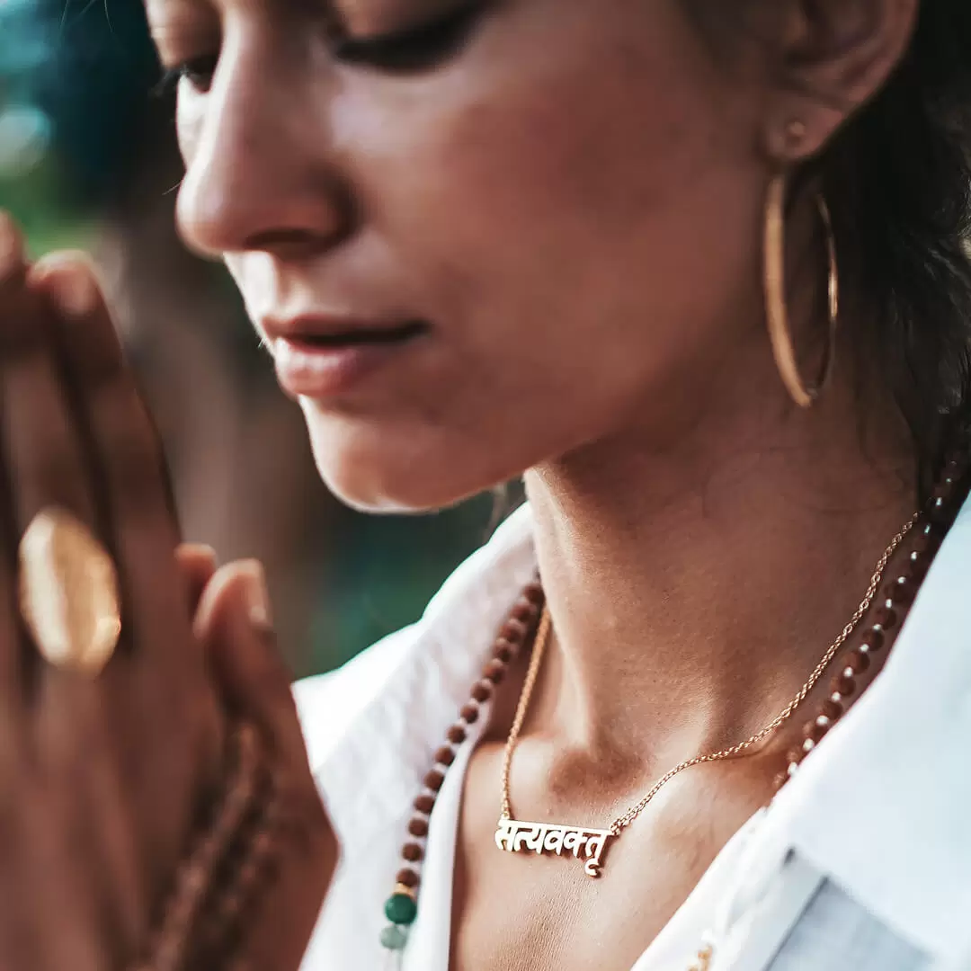 TRUTHSPEAKER Sanskrit Necklace (gold) – square8