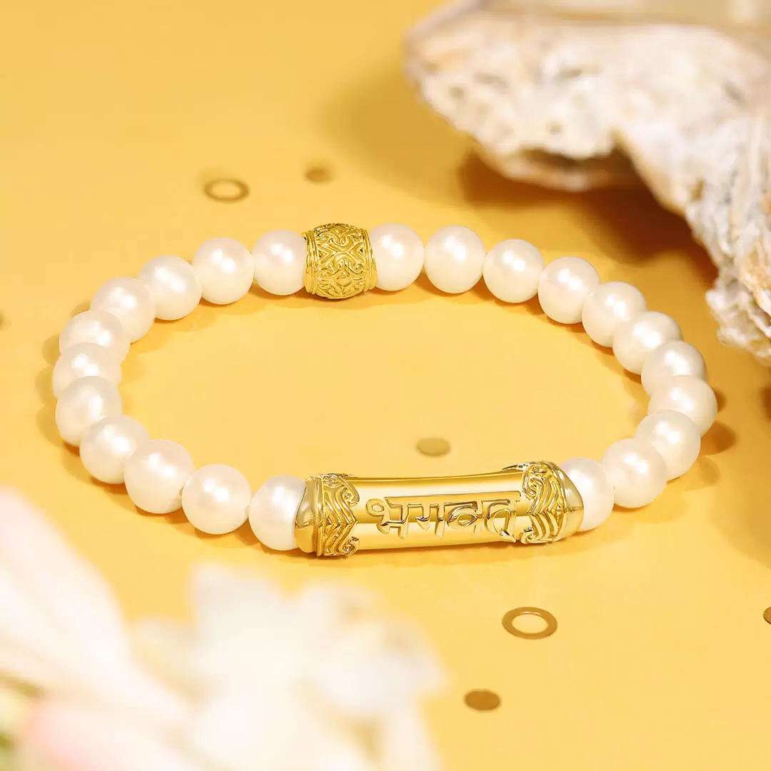 Blessed Pearl Mantra Bracelet (gold) 3